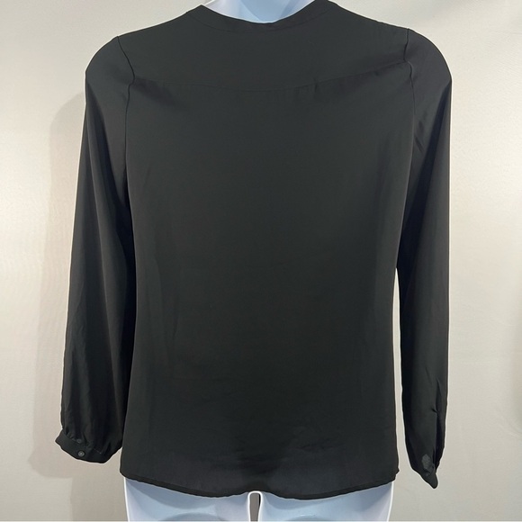 Banana republic blouse, basic essentials, long sleeved, pleated, full button, M - Picture 8 of 9